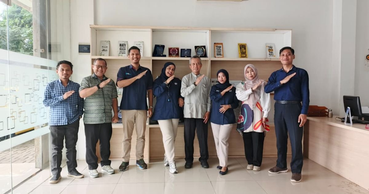 Politeknik Bisnis Bogor (POLBIS) memperkuat komitmen pendidikan vokasi berbasis industri melalui kolaborasi strategis dengan PT Pos Indonesia.