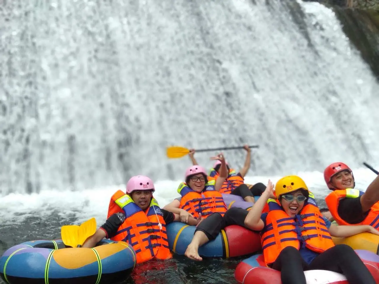 JP Water Tubing Wisata Air di Kaki Gunung Salak Pamijahan Bogor