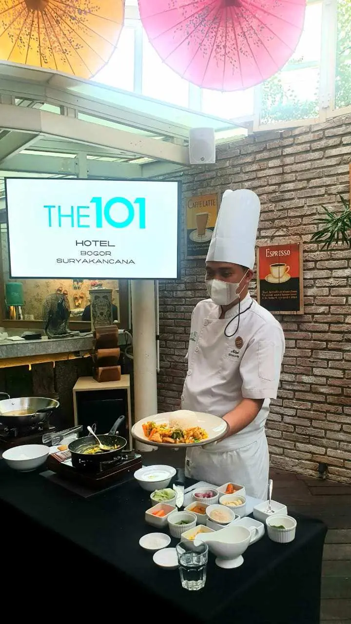 Menu ‘Gurame Kota Hujan’ Jadi Kuliner Andalan THE 1O1 Bogor Suryakancana