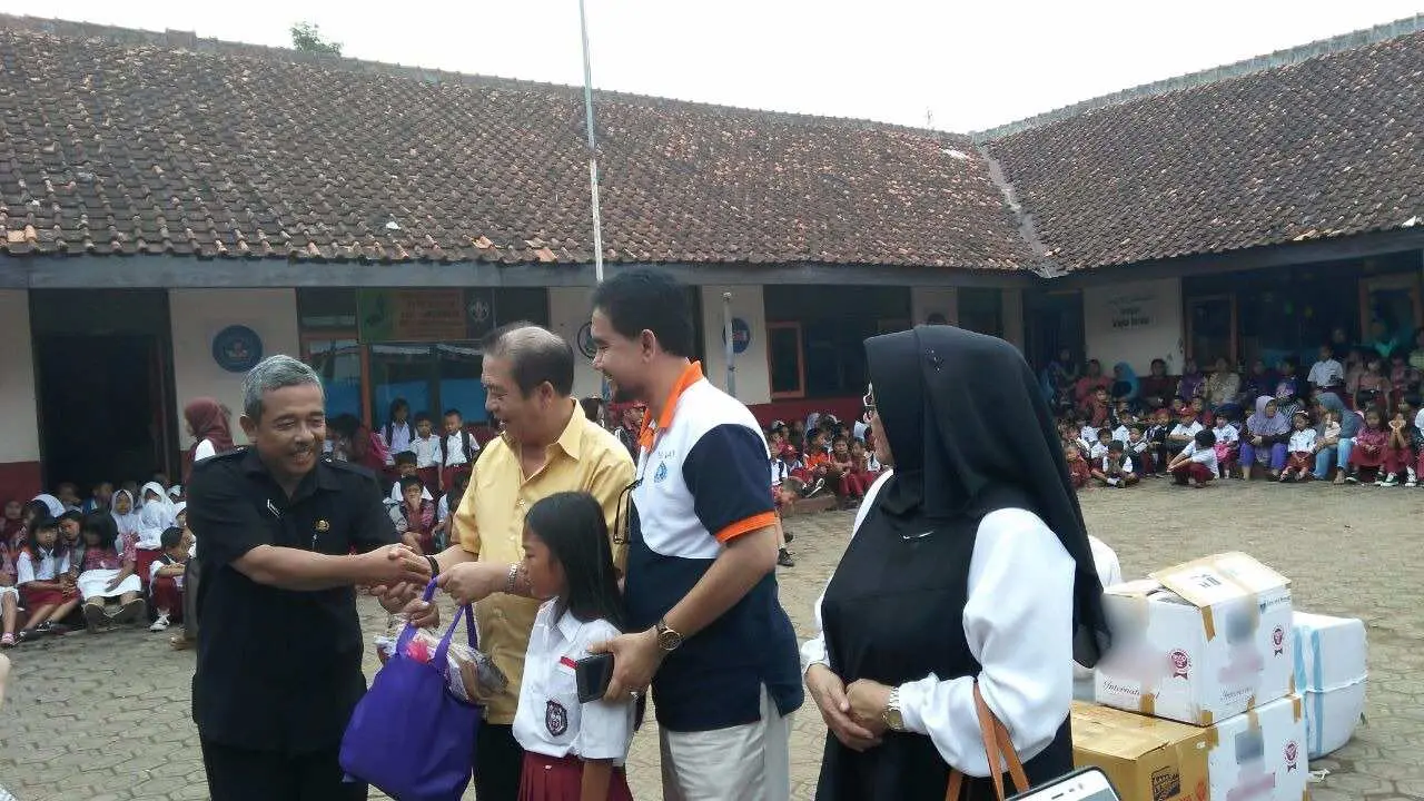 Alumni Fakultas Kehutanan IPB Peduli Banjir Garut