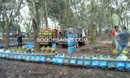 Polisi Gerebek Tempat Pengoplosan Gas Bersubsidi Di Hutan Karet Rumpin