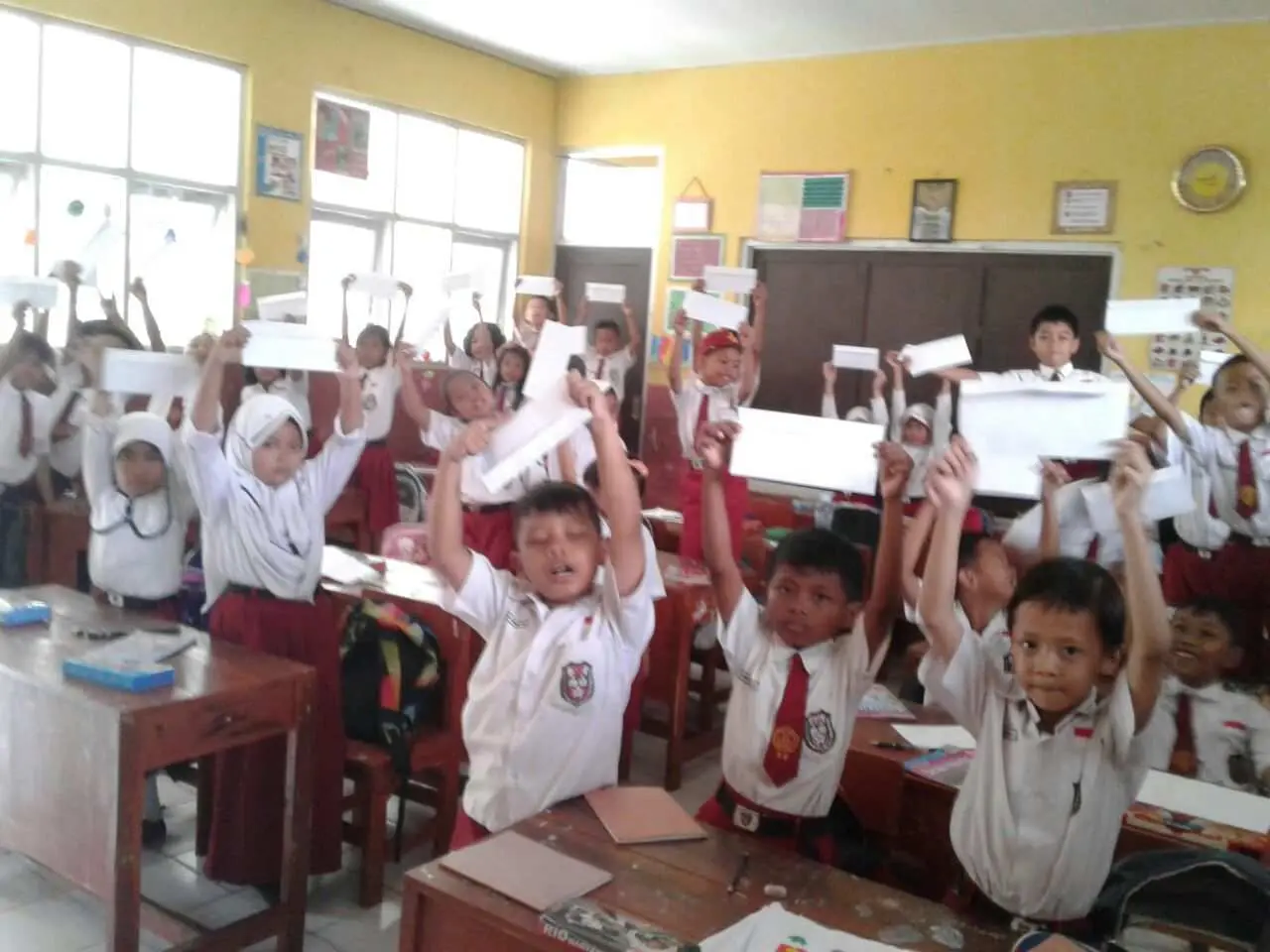 Ribuan Anak SD di Bogor Kirim Surat Cinta Untuk Jokowi