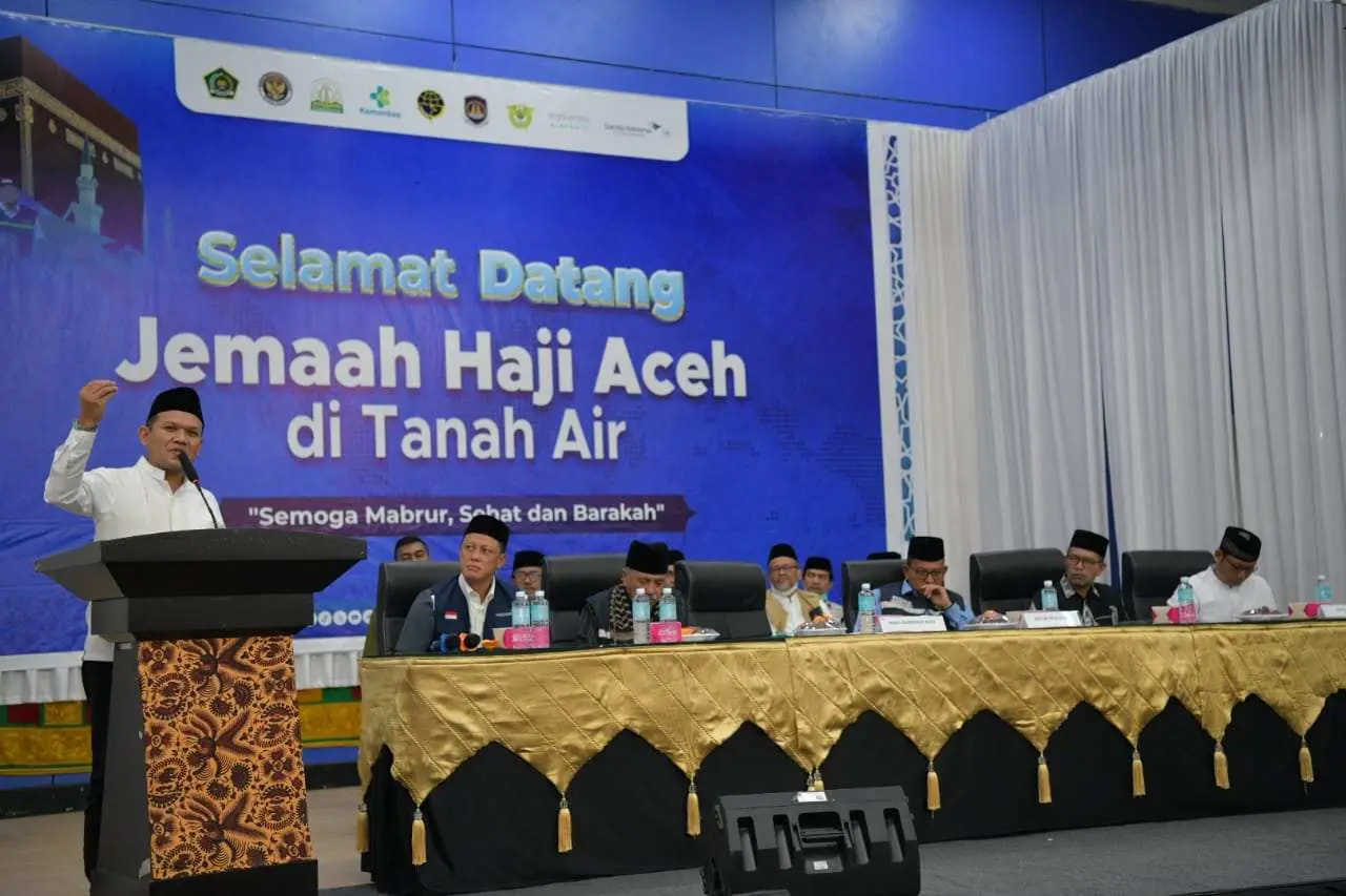 Wagub Fadhlullah Sambut Kepulangan Jemaah Haji Aceh