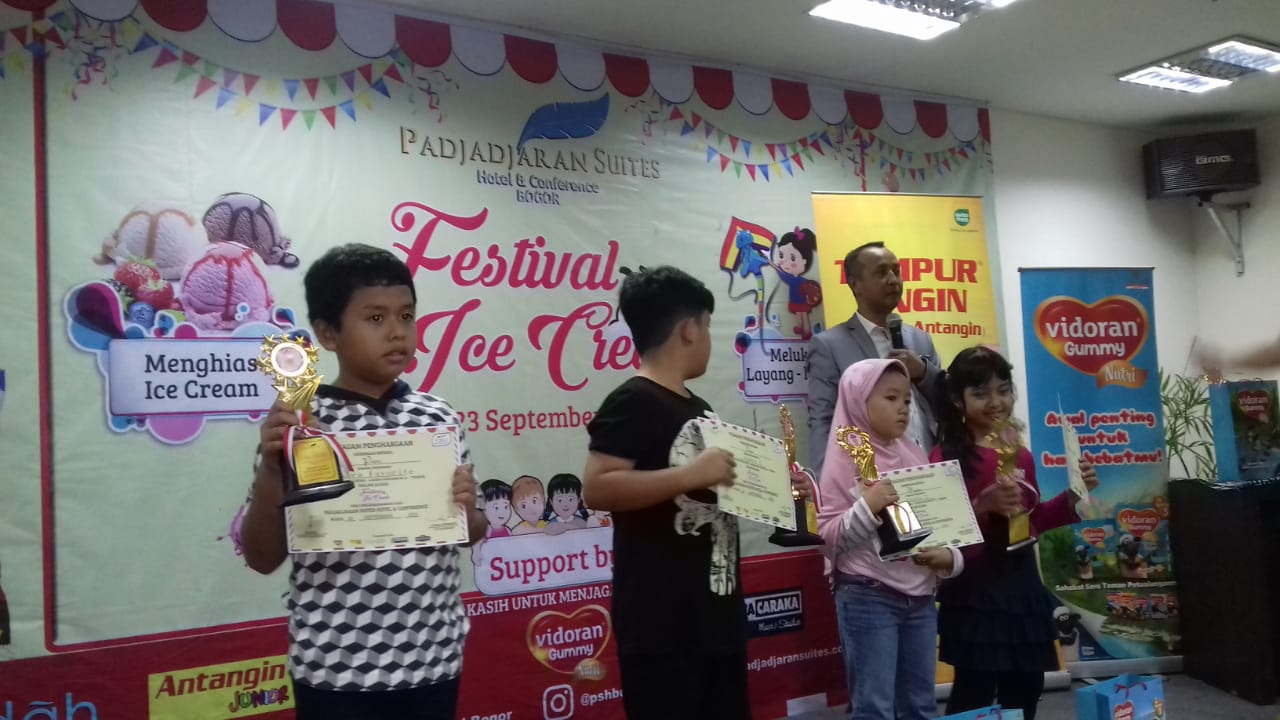 Naira Sabet Gelar Juara 2 di Ajang Festival Menghias Ice Cream dan Melukis Layang-layang Se-Bogor
