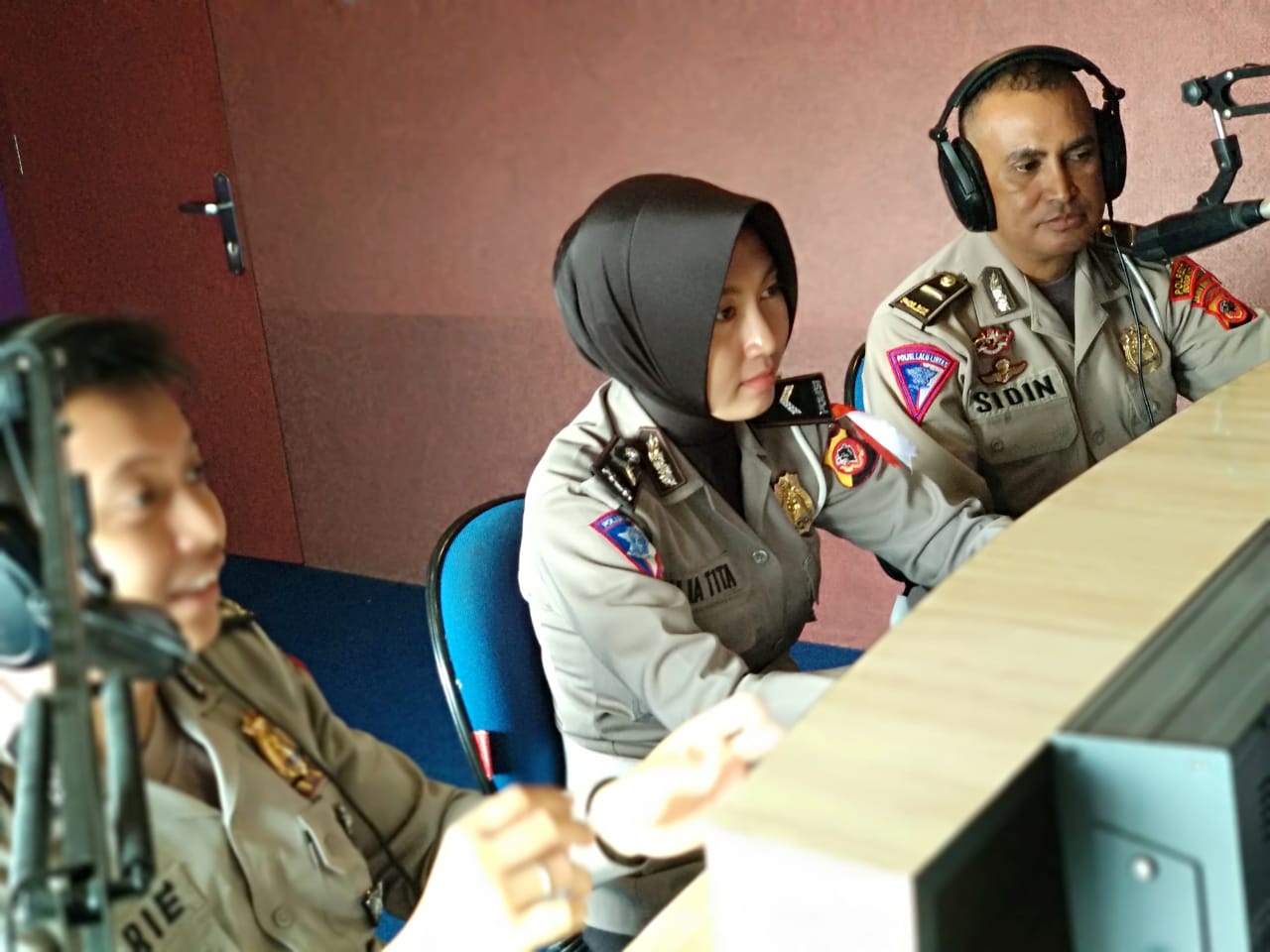 Talkshow Sosialisasi Lalu Lintas Polresta Bogor Kota di Stasiun Radio PRSSNI Kisi 94,8 FM