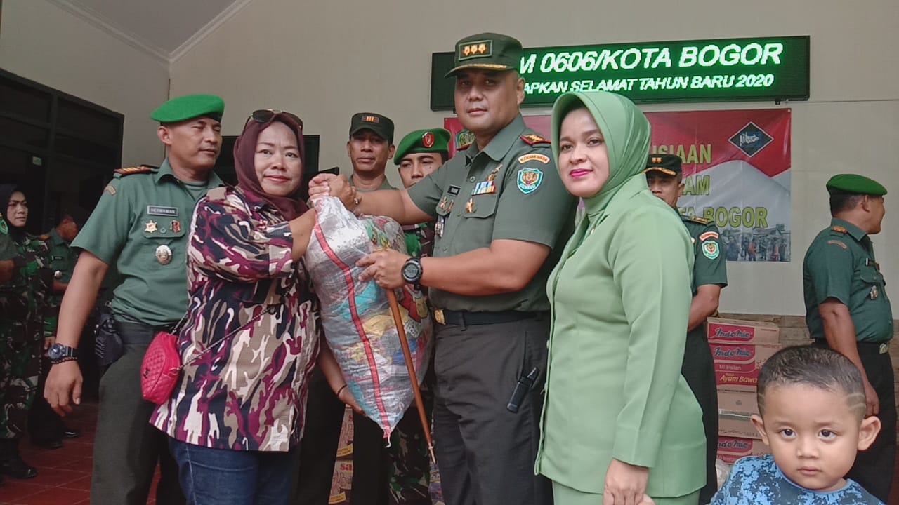Bentuk Empatinya, Dandim 0606/Kota Bogor Berikan Bantuan Untuk Korban Banjir