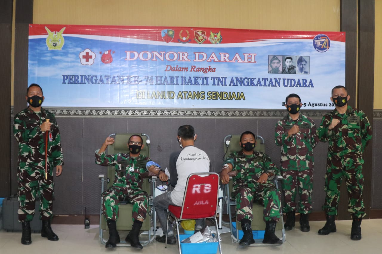 Aksi Sosial Donor Darah Memperingati ke-74 Hari Bakti TNI Angkatan Udara di Lanud Atang Sendjaja