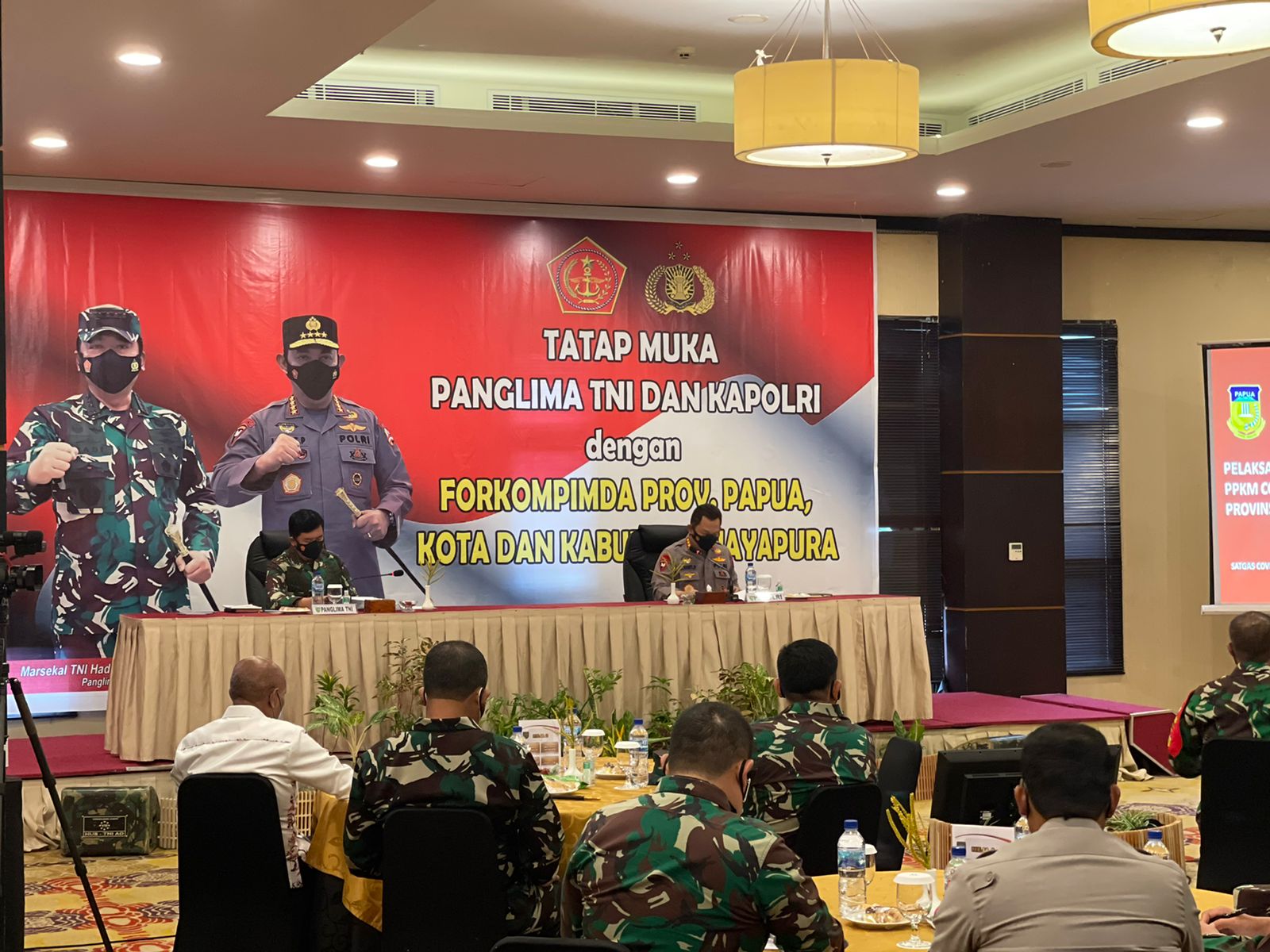 Pangkoopsau III Hadiri Acara Pertemuan Tatap Muka Panglima TNI dan Kapolri Dengan Forkompimda Papua